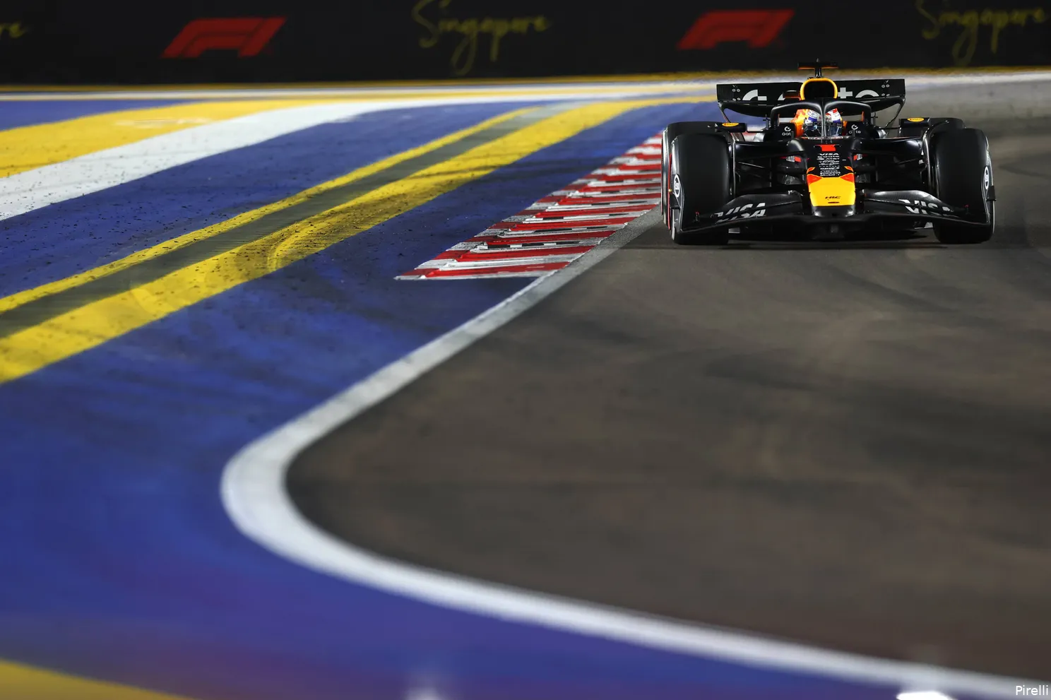 pirelli-max-verstappen-red-bull-racing-gp-singapore-2025-zondag-2