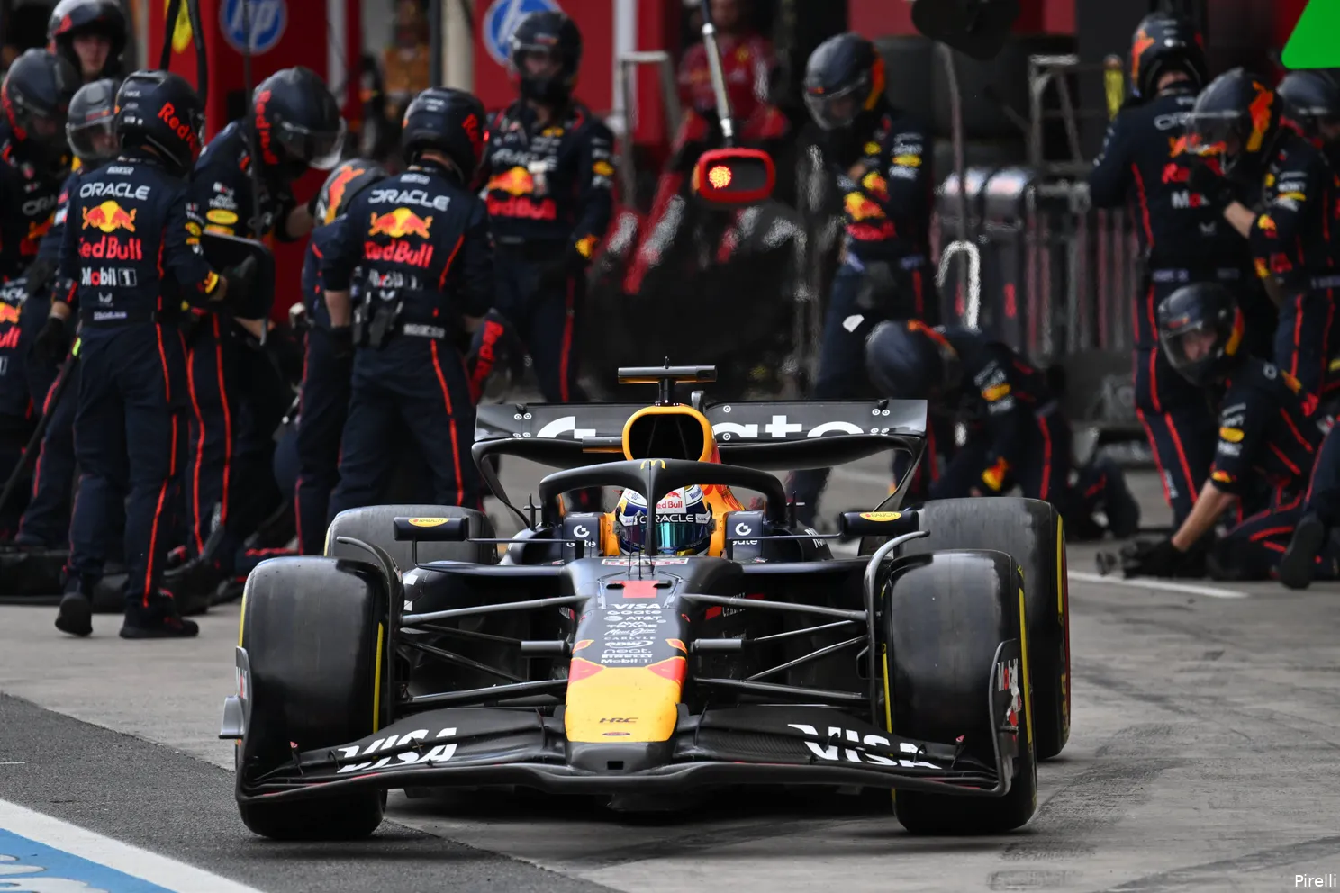 pirelli-red-bull-racing-max-verstappen-gp-sao-paulo-2025-zondag
