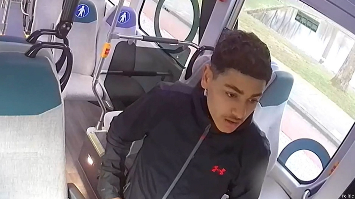 Jongen slaat buschauffeur in elkaar omdat hij geen geld heeft