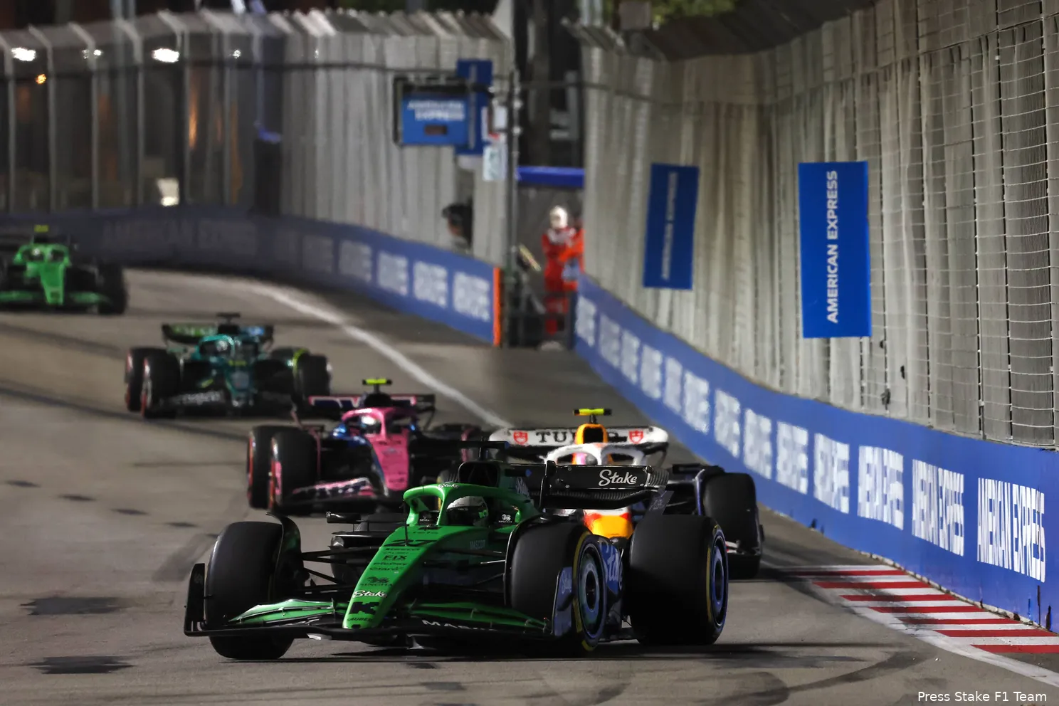 gabriel-bortoleto-lance-stroll-aston-martin-franco-colapinto-alpine-yuki-tsunoda-red-bull-racing-nico-hulkenberg-sauber-singapore-zondag-2025