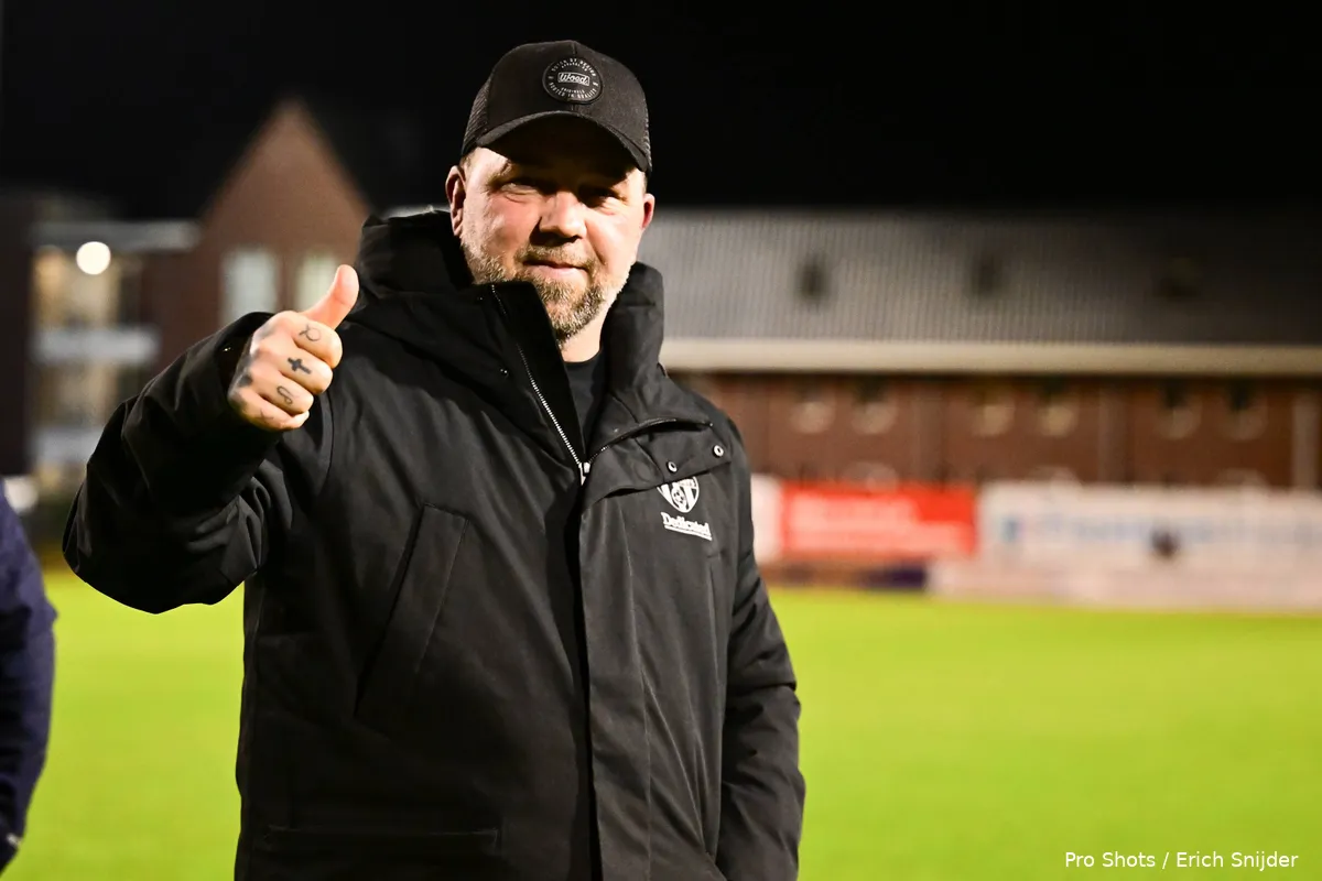 theo-janssen-duimpje-trainer-de-treffers-mvv-maastricht-knvb-beker-2025-2026