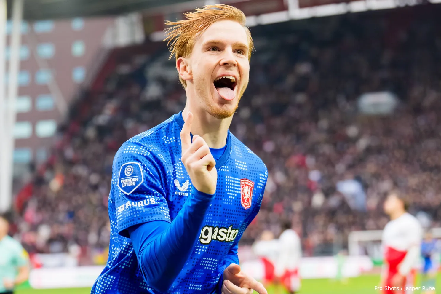 mats-rots-2025-2026-juicht-na-doelpunt-FC-utrecht-uit