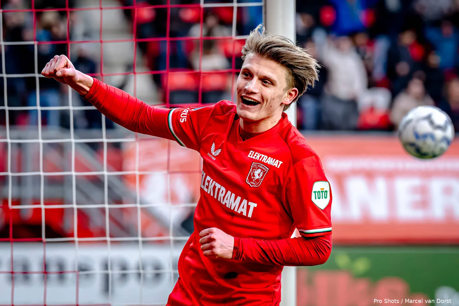 sem steijn vieren doelpunt twente rkc 2025