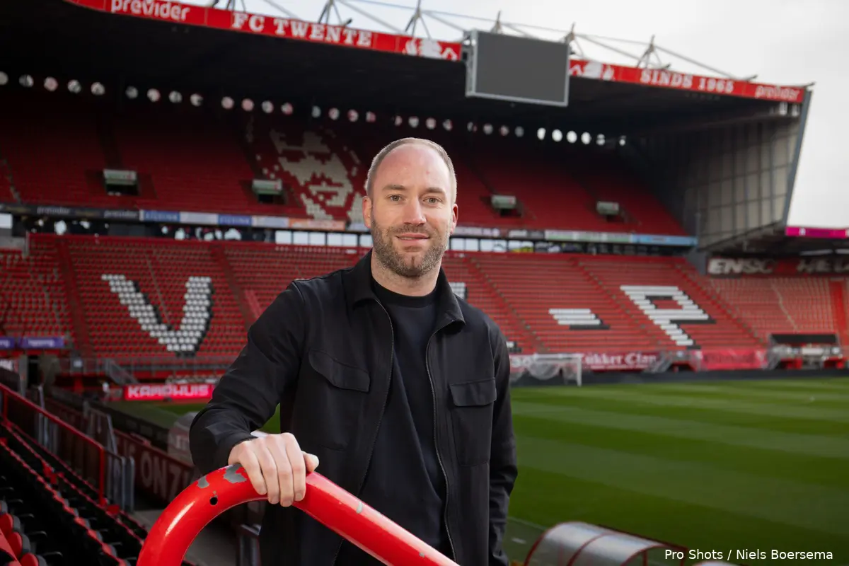 dominique scholten algemeen directeur fc twente in de grolsch veste voor vak p 2024