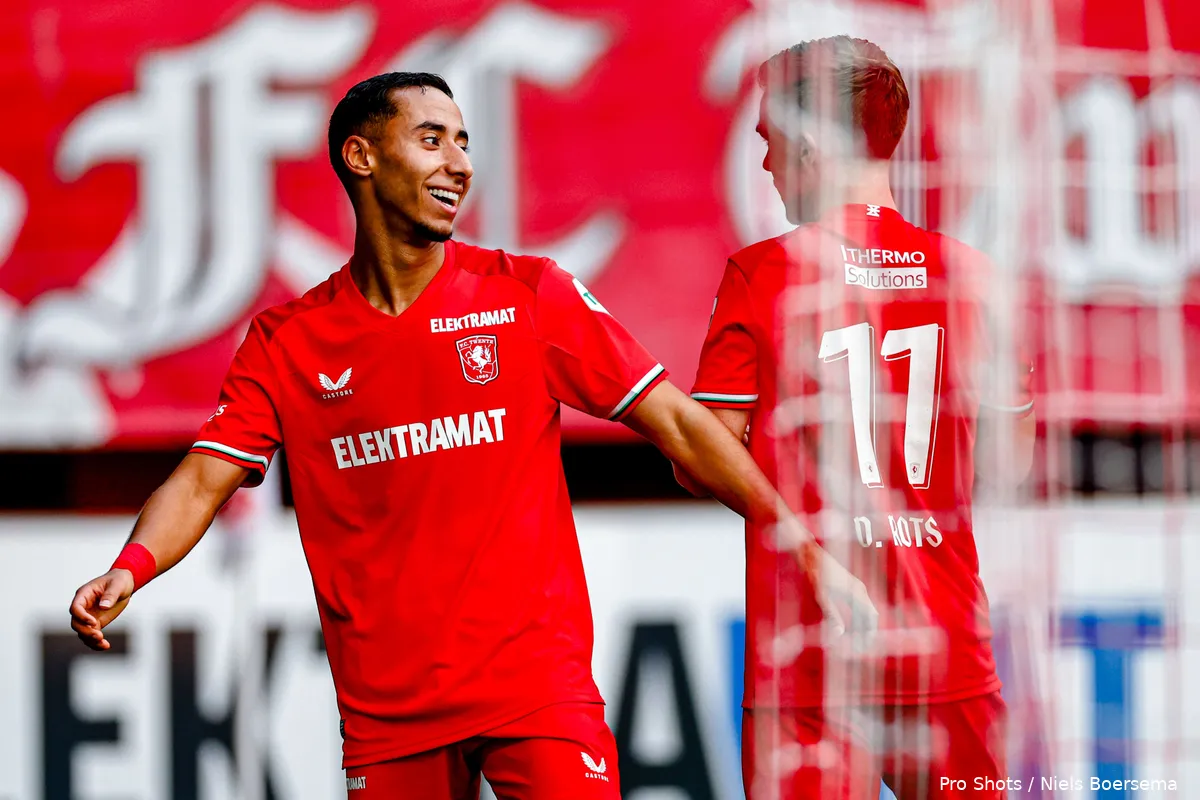 anass salah eddine juicht fc twente heracles almelo 2024 2025
