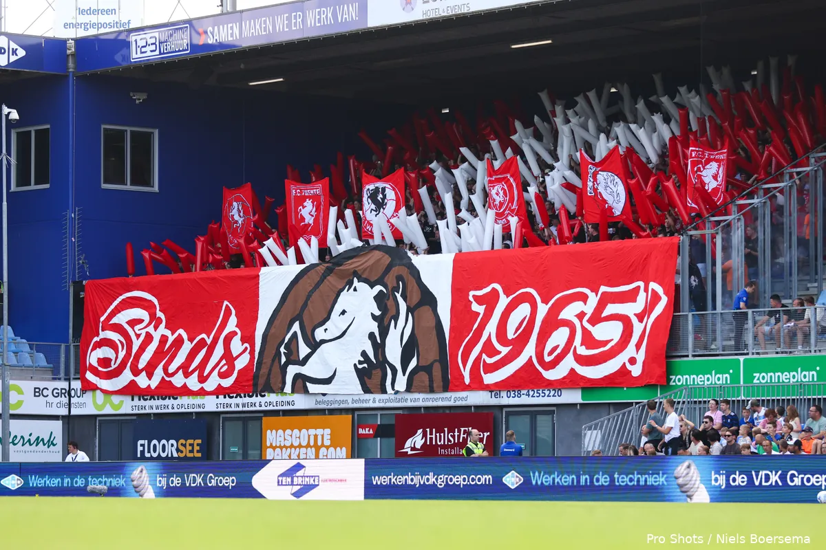 twente-supporters-pec-zwolle-uitvak-sfeeractie