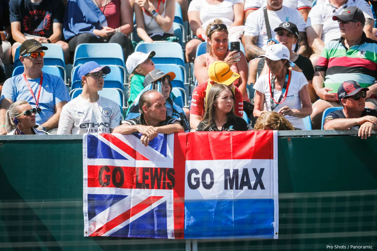 fans lewis hamilton lando norris silverstone