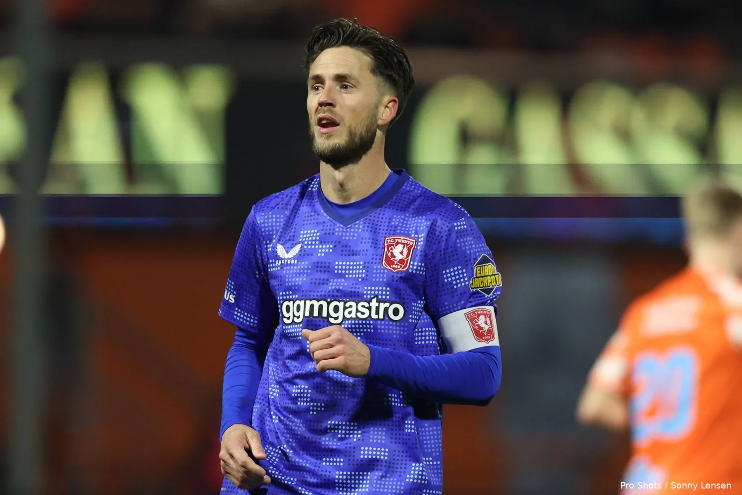 ricky-van-wolfswinkel-fc-volendam-uit-2025-2026-aanvoerder