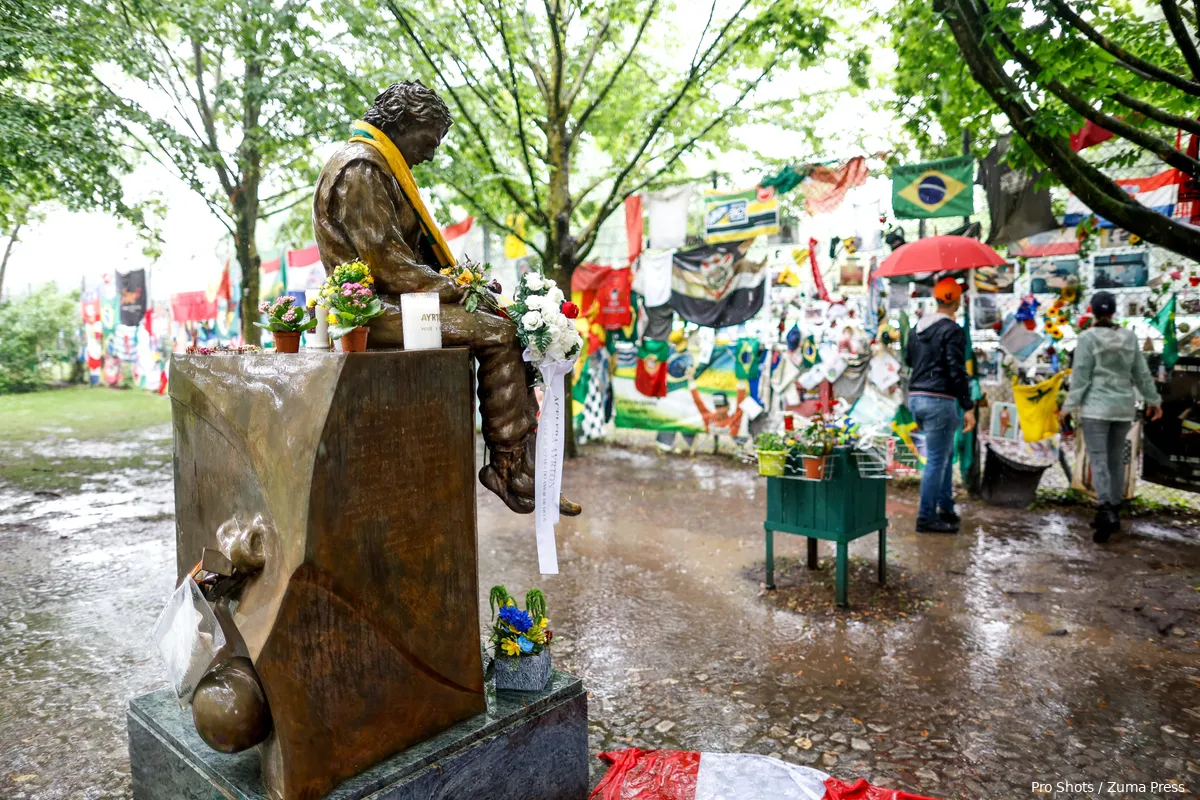ayrton senna standbeeld imola