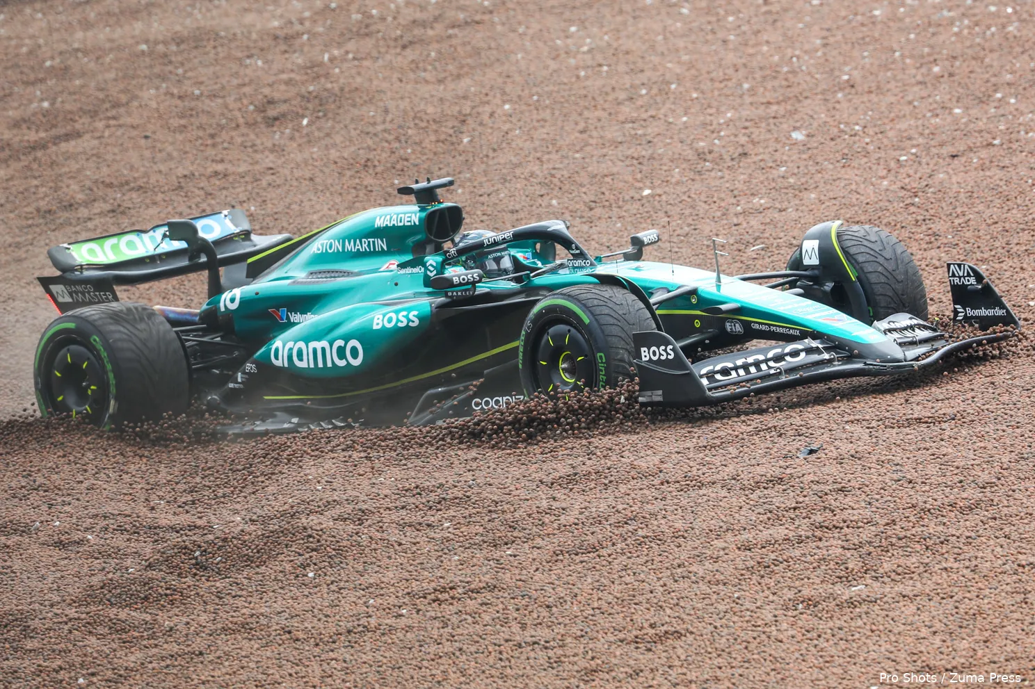 lance stroll op het strand