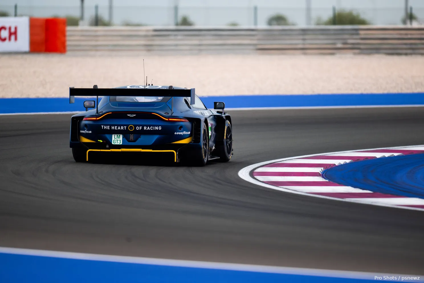 aston martin gt3