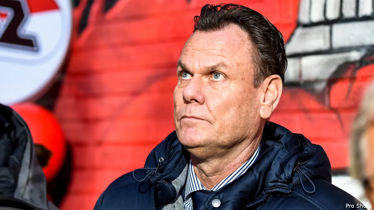 Robert Eenhoorn open voor Feyenoord-directeurschap: RvC verdeeld, Van Bronckhorst en Van Wonderen in beeld, Van Persie wil Advocaat behouden