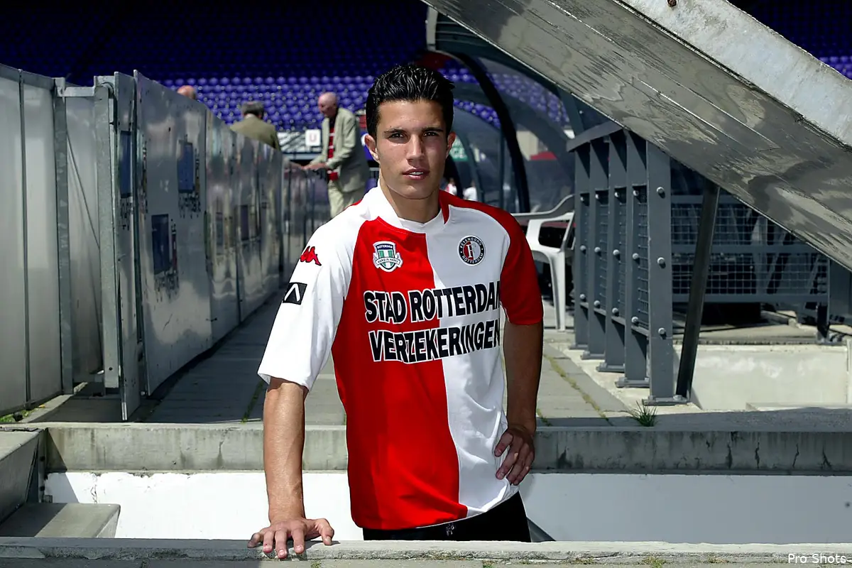 VIDEO | Oud-Feyenoorder Van Persie scoort fraai