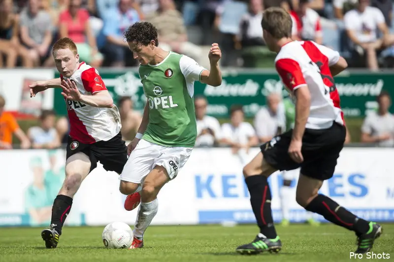 \'Russische clubs hebben 8 miljoen euro over voor Janmaat\'
