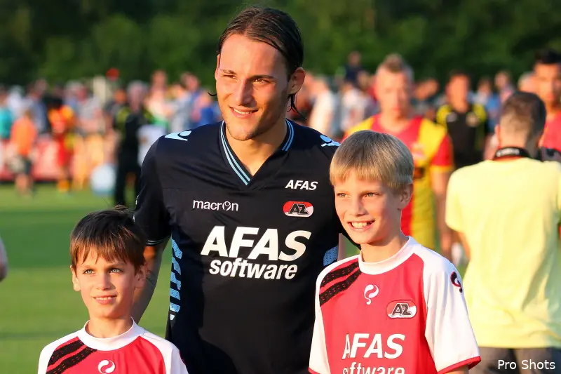 AZ troeft Feyenoord af met Gudelj