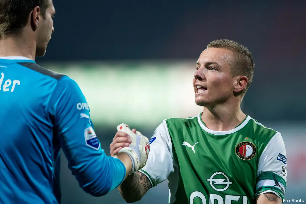 VIDEO | Clasie in tranen na boodschap Van Hanegem