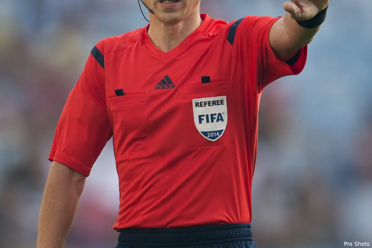 Franse arbiter Ruddy Buquet fluit Sevilla FC - Feyenoord