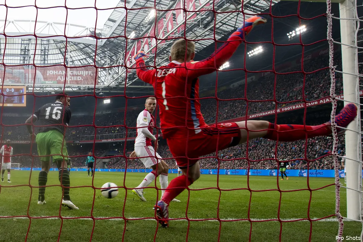 VIDEO | Cillessen gooit bidons op Kazim-Richards