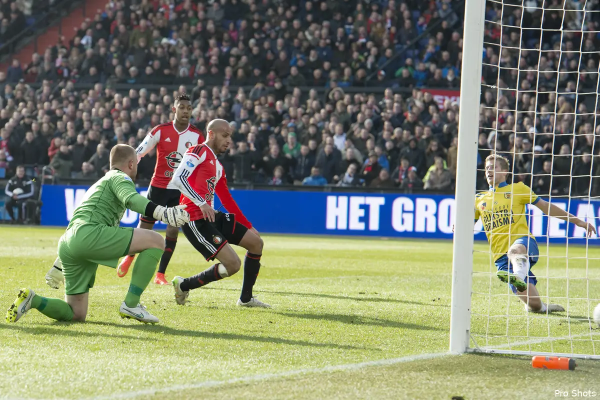 El Ahmadi lacht om doelpunt en heet Kuyt van harte welkom