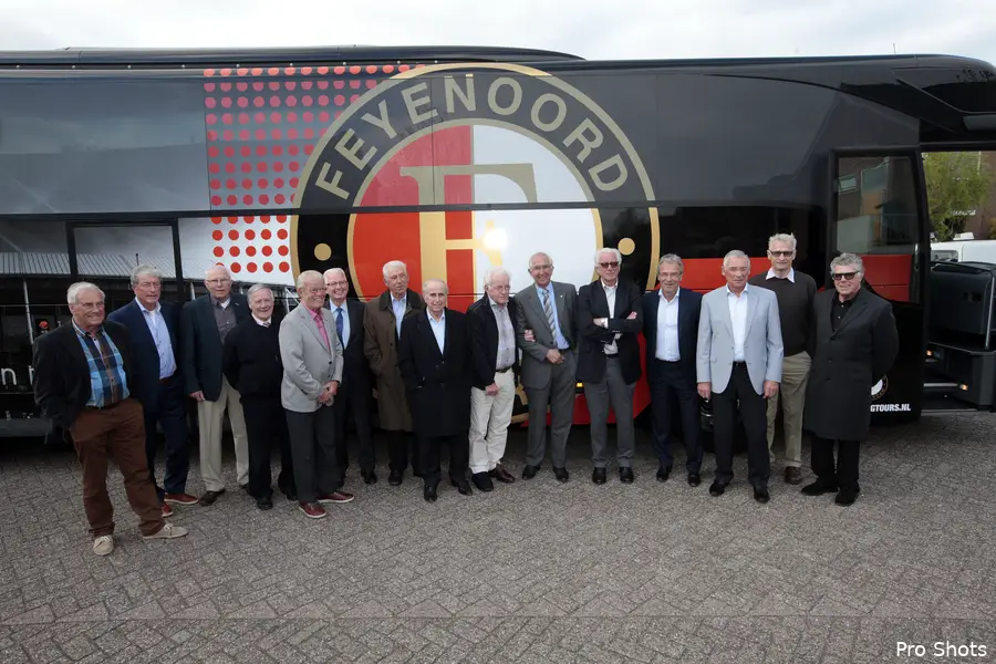Feyenoorders verrassen jarige Reinier Kreijermaat
