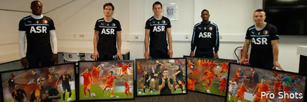 Uniek canvasdoek voor debuterende Feyenoord-internationals