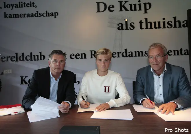 Feyenoord legt Noors jeugdtalent Hansson vast