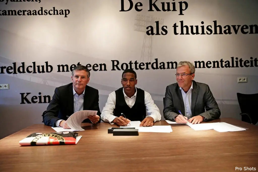 Groot talent Janga tekent driejarig contract in Rotterdam