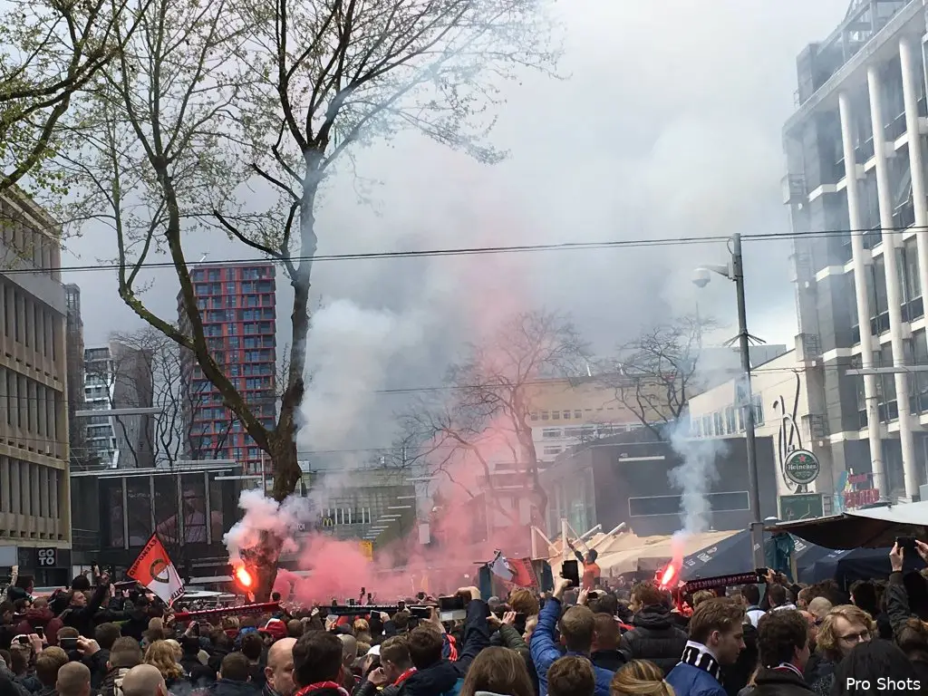 VIDEO | Rijnmond tussen de feestende Feyenoord-supporters