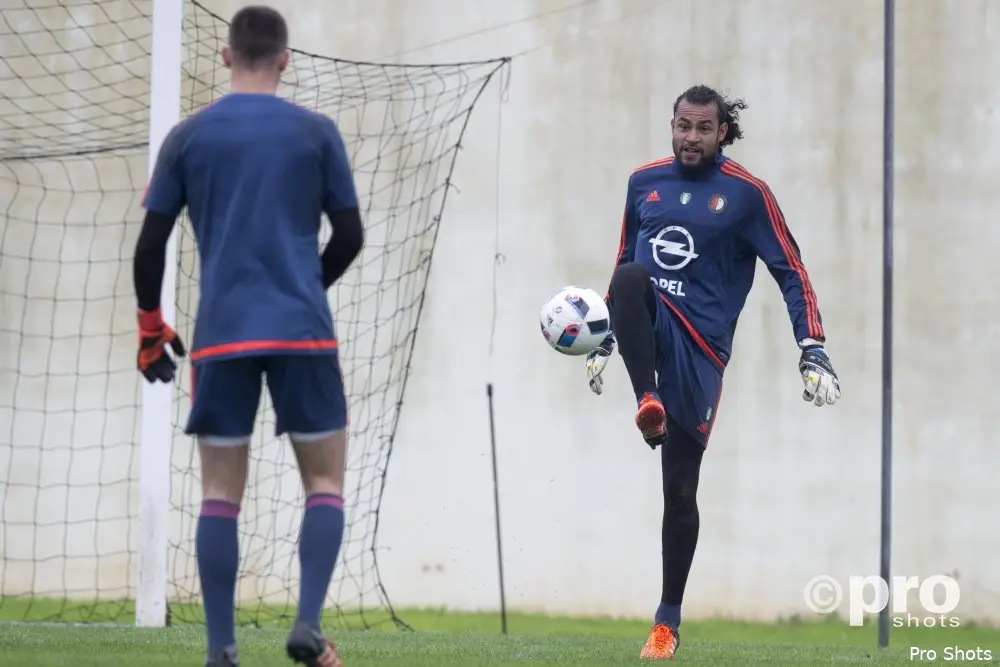 Video: Hahn traint weer op het trainingsveld