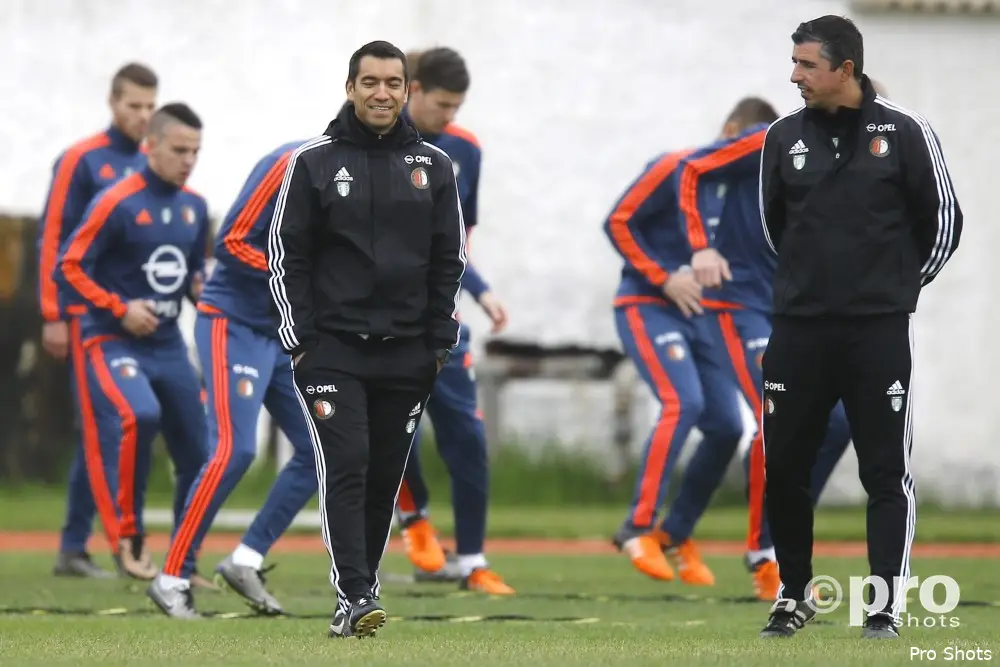 Van Bronckhorst: ''We werken veel aan het positiespel''