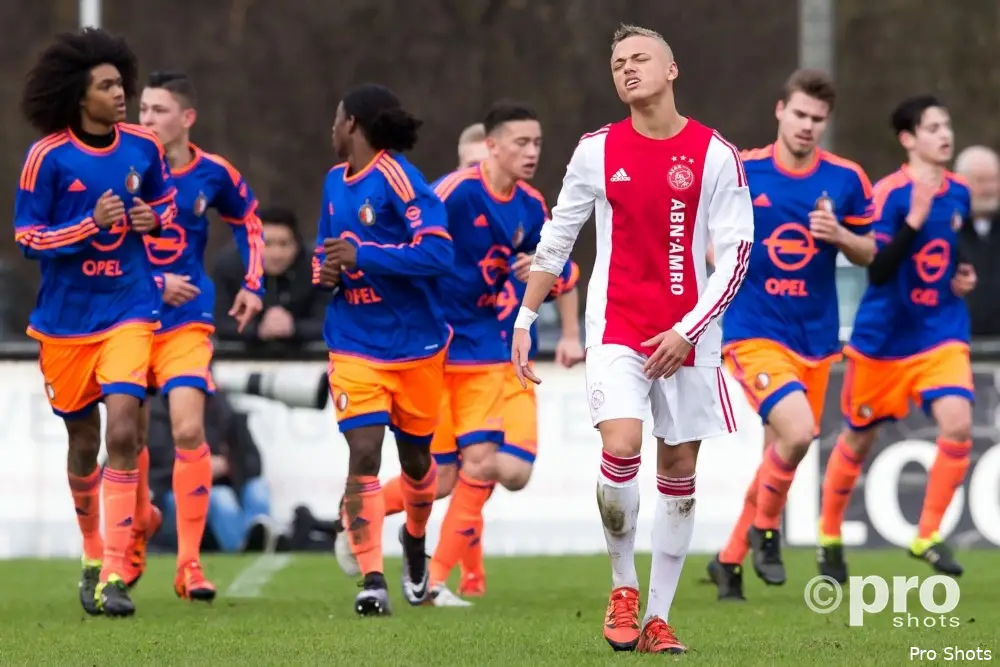 Feyenoord Onder 19 pakt volle buit bij PSV