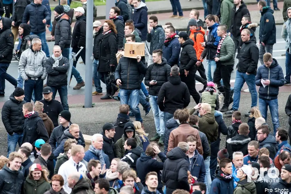 VIDEO | Supporters ontvangen boete voor 'wanordelijkheden'
