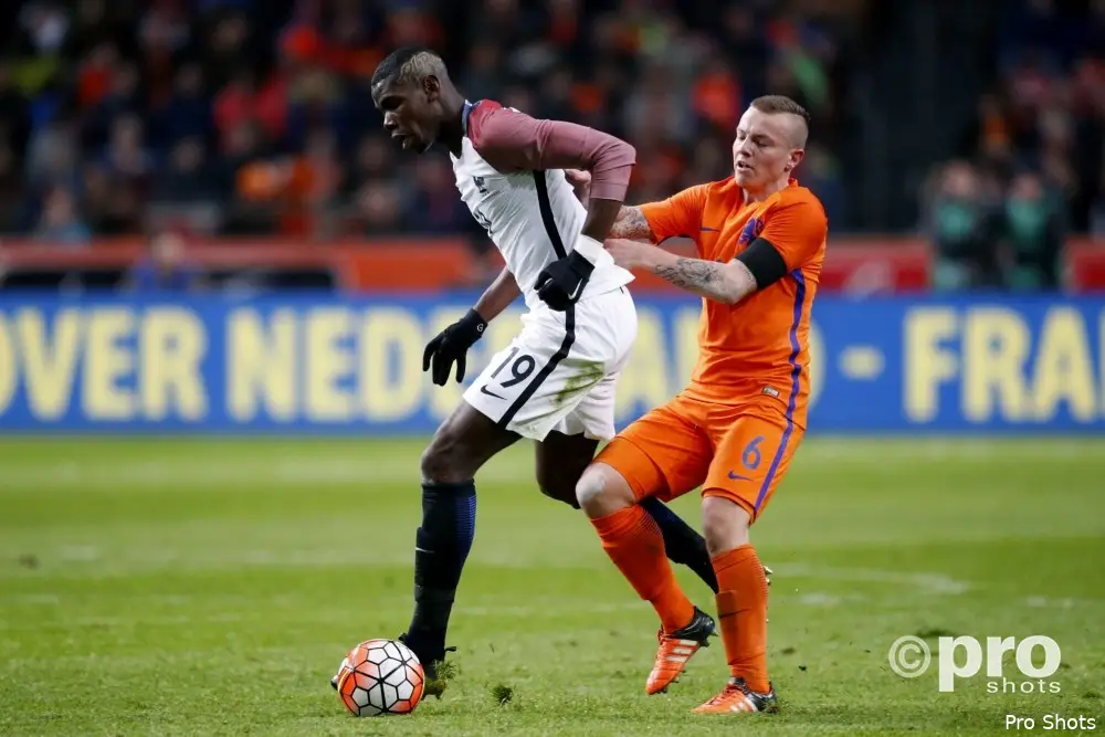 Feyenoorders zien Oranje vanaf bank verliezen