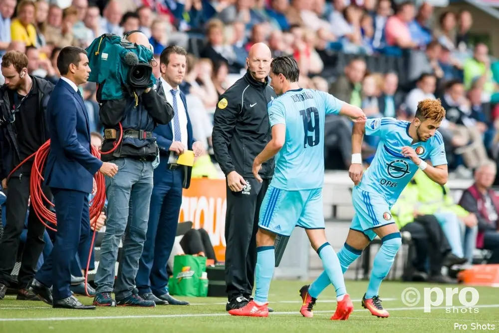 Basacikoglu: ''Je krijgt een tik als je weer niet speelt''