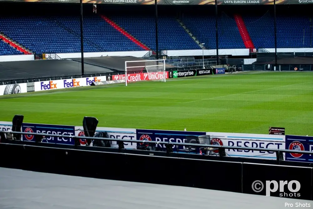 Poorten De Kuip eerder open voor Feyenoord - Manchester United