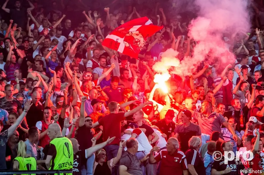 Kein Geloel: ''Massaal staan, maar wel achter de club''