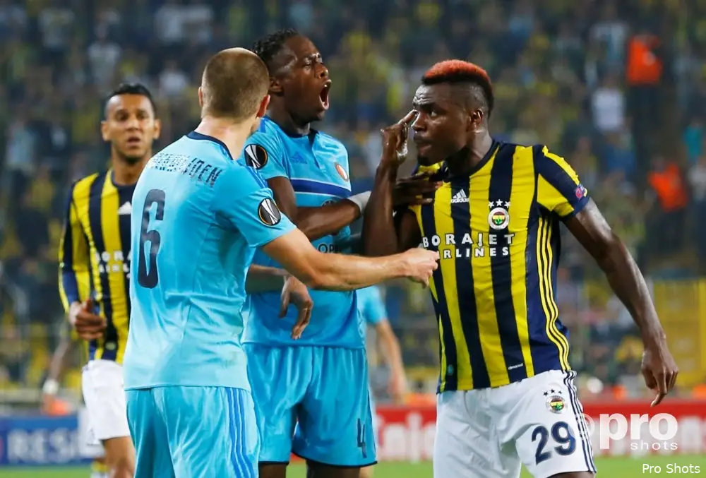 Fluitconcert Fenerbahce-fans doet Van der Heijden niets