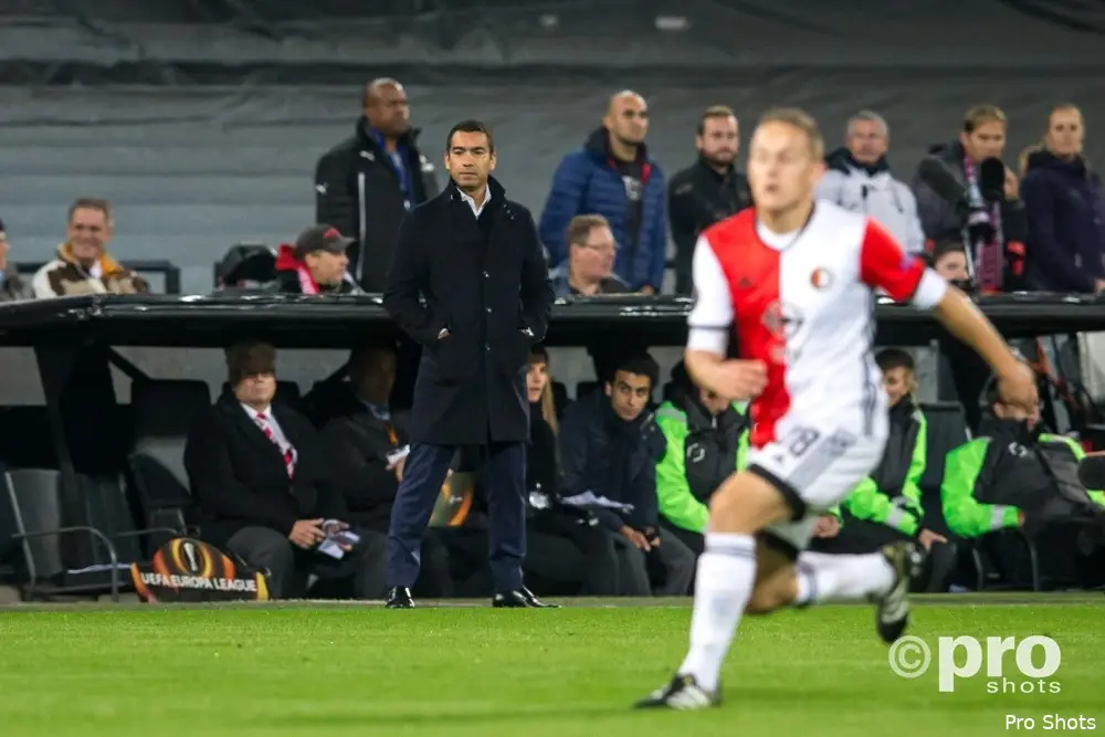 Van Bronckhorst: ''Jorgensen had last van zijn buik''