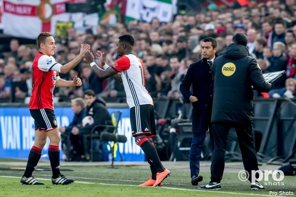 ''Ik ben blij dat alle vier de vleugelaanvallers inzetbaar zijn''