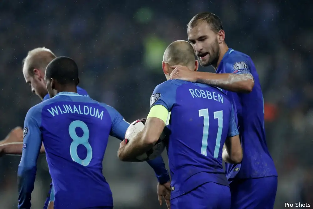 Oranje wint van Luxemburg met invaller Berghuis
