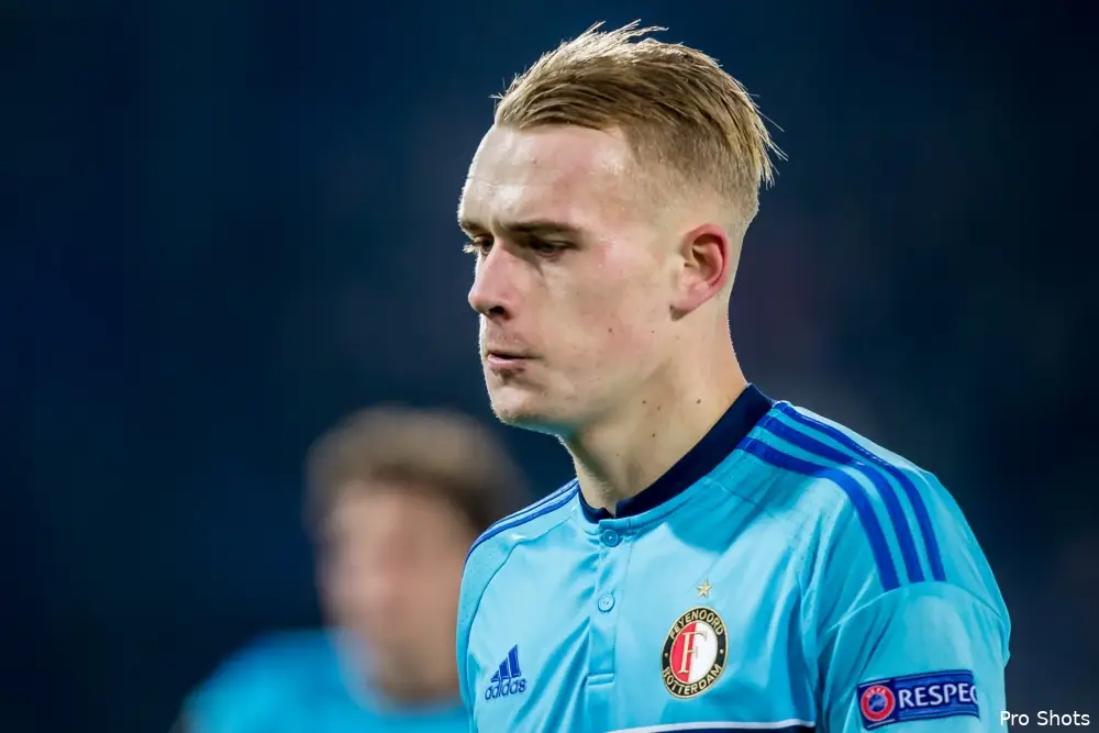 Van Bronckhorst over Karsdorp: ''Heeft wat fouten gemaakt''