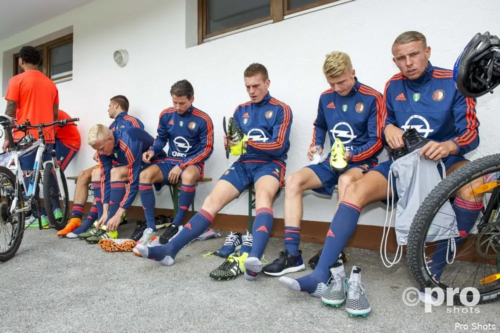''Het probleem is dat Feyenoord jeugdspelers klein houdt''