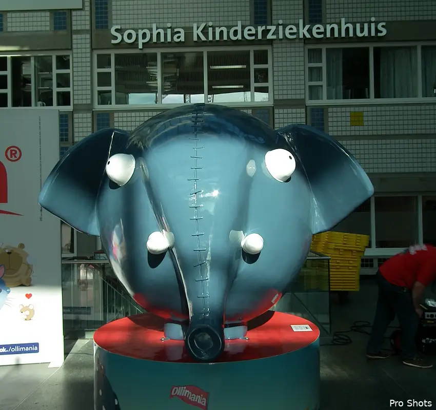 FOTO'S | Sophia Kinderziekenhuis onthult Olli-beeld