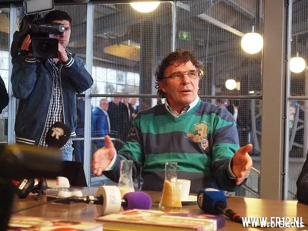 Van Hanegem: 'Je hebt toch een schaduwlijstje?'