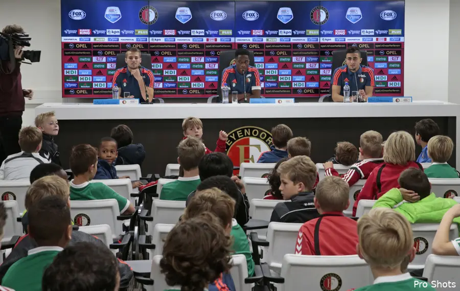 Perszaal puilt uit tijdens kidspersconferentie