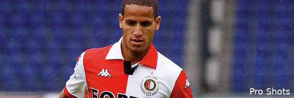 \'El Ahmadi stond op punt bij te tekenen\'