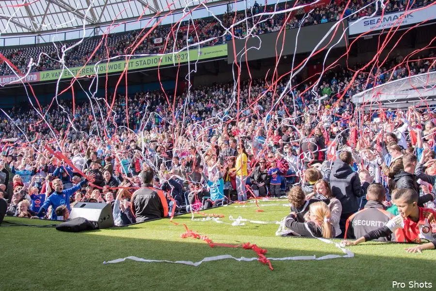 Kameraadjes gaan uit hun dak in zonovergoten Kuip