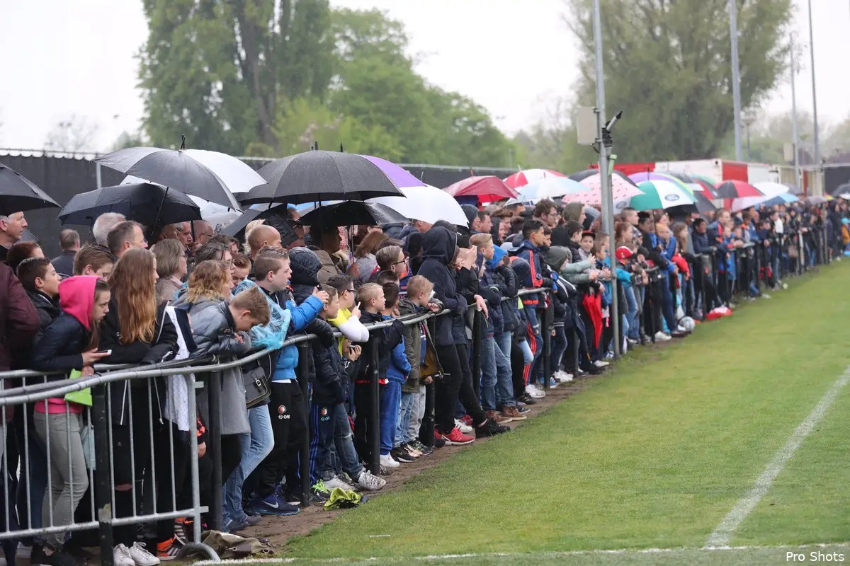 Wederom honderden supporters aanwezig bij training