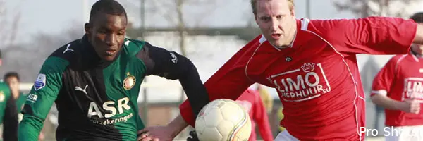 Feyenoord boekt eenvoudige zege in winters Hierden: 0-7