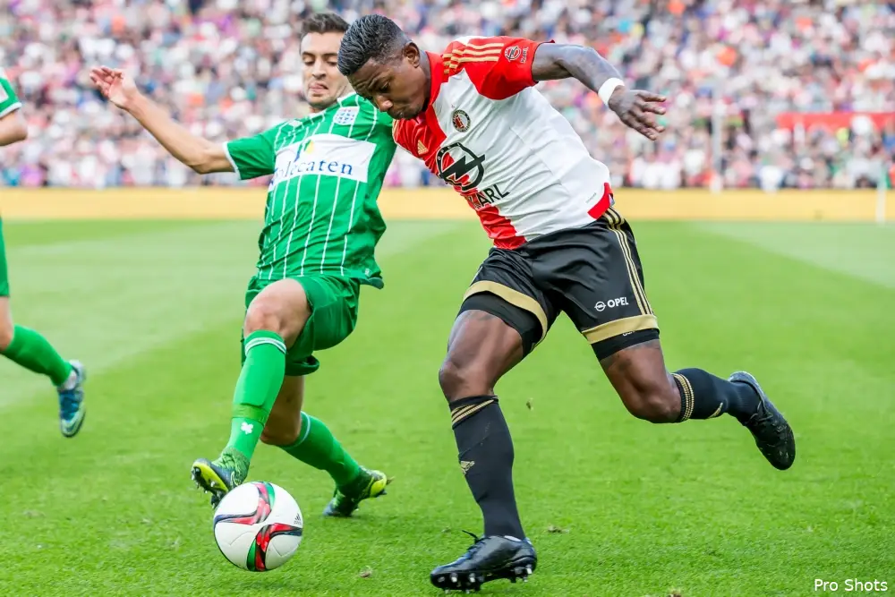Van Bronckhorst ziet 'een elftal dat staat' en looft Elia